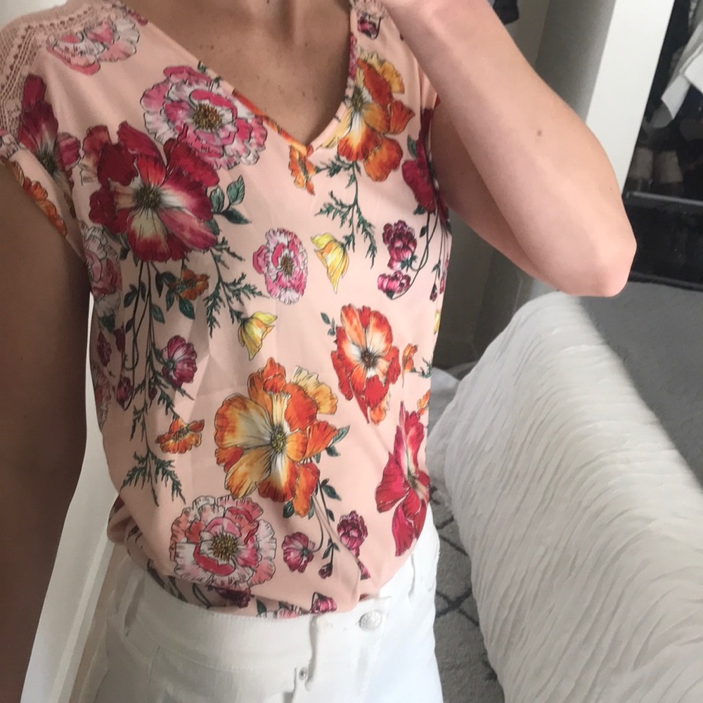 Brand new with tags floral show stopper top